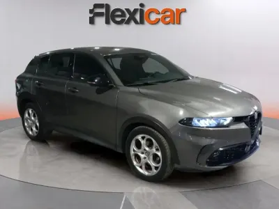 Usado Alfa Romeo Tonale Sprint 131 CV (96 kW) 2023 Gris SUV