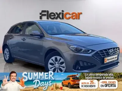 Usado Hyundai i30 120 CV (88 kW) 2021 Gris Familiar