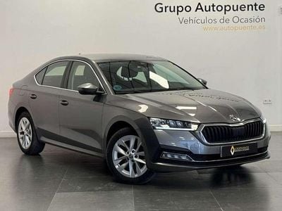 Gris Usado 2023 Skoda Octavia Ambition Berlina | 18.990 € (Precio justo)
