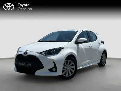 Usado Toyota Yaris Active 116 CV (85 kW) 2022 Blanco Utilitario
