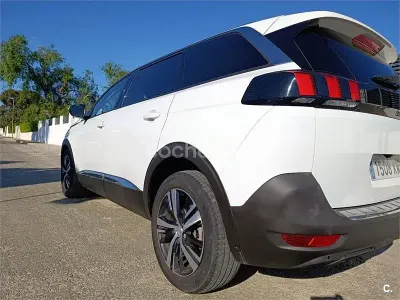 Usado Peugeot 5008 Allure 130 CV (95 kW) 2018 Blanco SUV