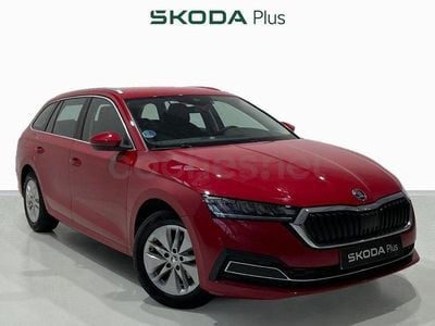 Usado Skoda Octavia Ambition 150 CV (110 kW) 2024 Rojo Familiar