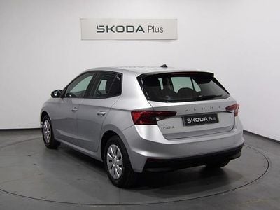 Usado Skoda Fabia Active 80 CV (58 kW) 2022 Gris plata
