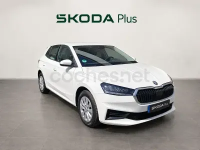 Usado Skoda Kamiq Ambition 95 CV (69 kW) 2023 Blanco SUV