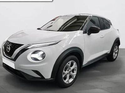 Usado Nissan Juke N-Connecta 114 CV (83 kW) 2022 Lunar white (metalizado) techo SUV