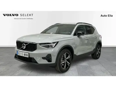Begagnad Volvo XC40 Plus 129 HK (94 kW) 2024 Grå SUV