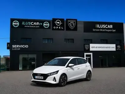 Usado Hyundai i20 101 CV (74 kW) 2021 Blanco Utilitario