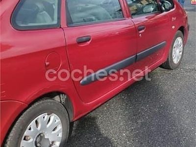 Usado Citroën Xsara Picasso 110 CV (80 kW) 2007 Rojo Monovolumen