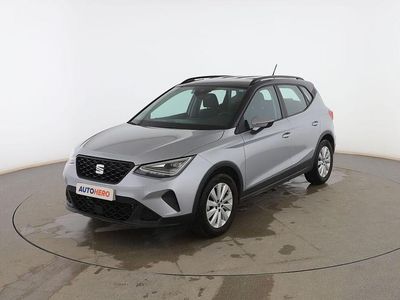Usado Seat Arona Style 110 CV (80 kW) 2023 Gris SUV