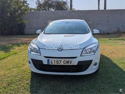 Blanco Usado 2009 Renault Mégane III Dynamique Berlina | 4750 € (Precio justo)