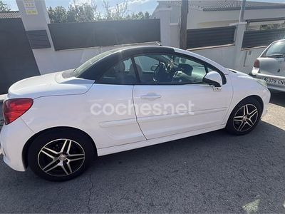 Begagnad Peugeot 207 CC 120 HK (88 kW) 2007 Vit Cab