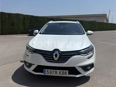 Usado Renault Mégane GrandTour Zen 130 CV (95 kW) 2017 Blanco Familiar