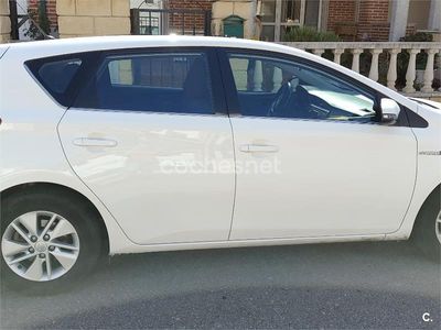 Toyota Auris Hybrid
