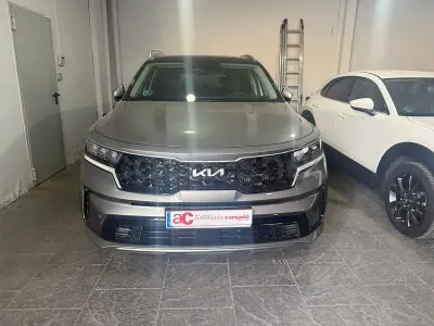 Usado Kia Sorento Premium 230 CV (169 kW) 2024 Gris / plata SUV