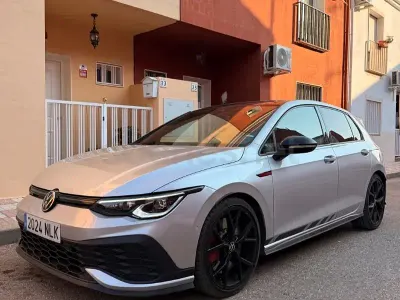 Usado VW Golf VII GTI Clubsport 301 CV (221 kW) 2021 Gris / plata Utilitario