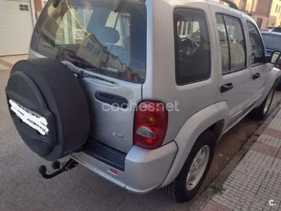 Usado Jeep Cherokee Limited 210 CV (154 kW) 2003 Gris / plata SUV