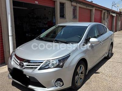 Usado Toyota Avensis Advance 147 CV (108 kW) 2014 Gris / plata Berlina
