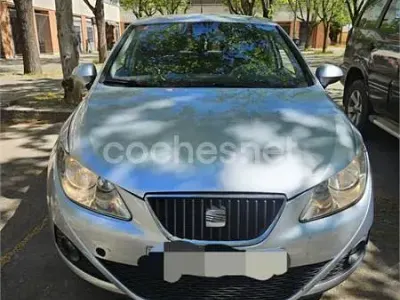 Usado Seat Ibiza Style 105 CV (77 kW) 2010 Gris / plata Berlina