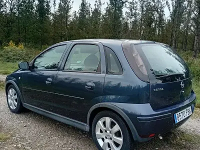 Usado Opel Corsa Essentia 80 CV (58 kW) 2006 Gris / plata Utilitario
