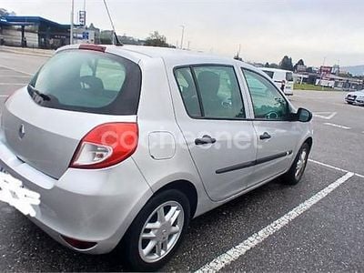 Usado Renault Clio IV Authentique 75 CV (55 kW) 2012 Gris / plata Berlina