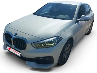 Usado BMW 118 Comfort Edition 136 CV (100 kW) 2022 Blanco