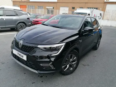 Begagnad Renault Arkana Evolution 145 HK (106 kW) 2024 Svart SUV