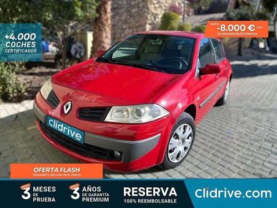Usado Renault Mégane II Dynamique 111 CV (81 kW) 2007 Rojo Utilitario