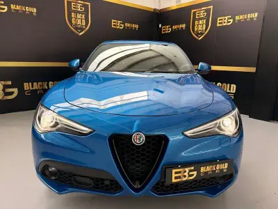 Usado Alfa Romeo Stelvio Veloce 210 CV (154 kW) 2022 Azul SUV
