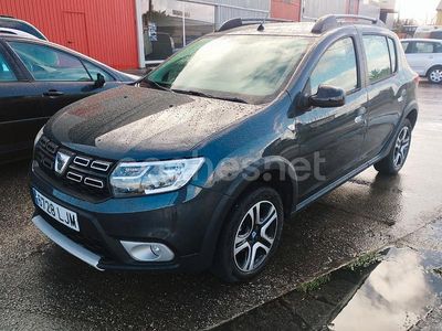 Usado Dacia Sandero Essentiel 100 CV (73 kW) 2020 Gris / plata Berlina