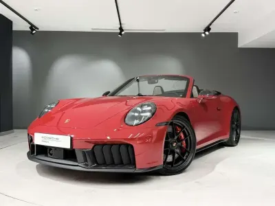 Usado Porsche 992 485 CV (356 kW) 2025 Rojo Descapotable