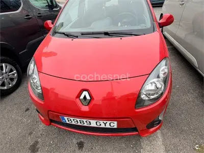 Usado Renault Twingo Dynamique 65 CV (47 kW) 2010 Rojo Utilitario