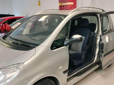 Gris Usado 2006 Peugeot 1007 Monovolumen | 4200 € (Un poco caro)
