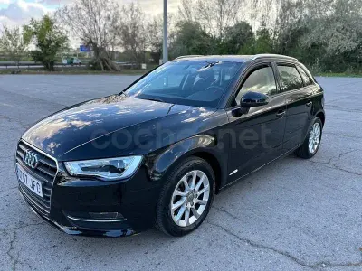 Usado Audi A3 Attraction 150 CV (110 kW) 2015 Negro Berlina
