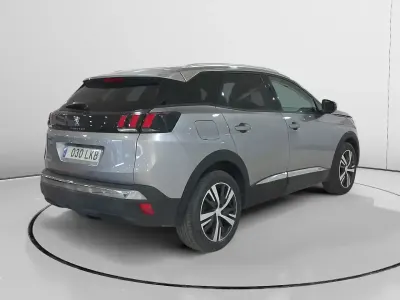Usado Peugeot 3008 Allure 131 CV (96 kW) 2020 Gris SUV