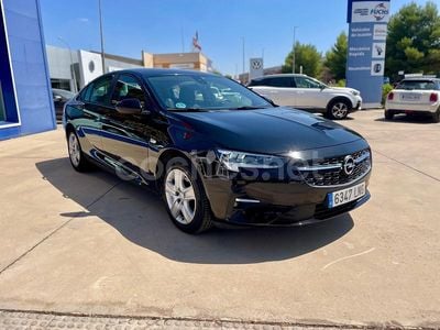 Usado Opel Insignia Edition 122 CV (89 kW) 2021 Negro Berlina