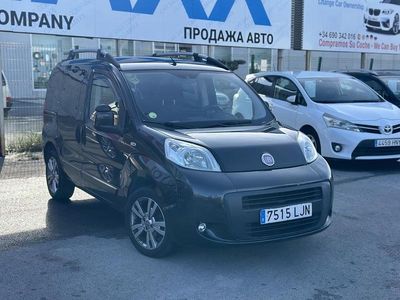 Usado Fiat Qubo Trekking 75 CV (55 kW) 2011 Negro metalico Monovolumen