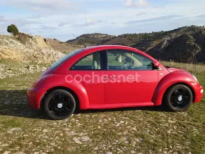 Usado VW New Beetle 115 CV (84 kW) 1999 Rojo Utilitario