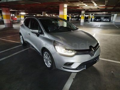 Usado Renault Clio IV Life 76 CV (55 kW) 2018 Gris / plata Berlina