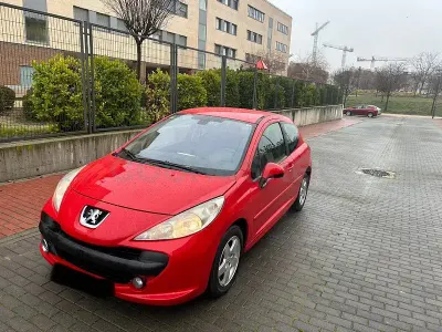 Usado Peugeot 207 95 CV (69 kW) 2008 Rojo Berlina