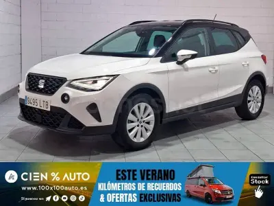 Usado Seat Arona Style Plus 110 CV (80 kW) 2021 Blanco SUV