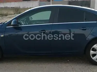 Usado Opel Insignia Business 136 CV (100 kW) 2017 Azul Berlina