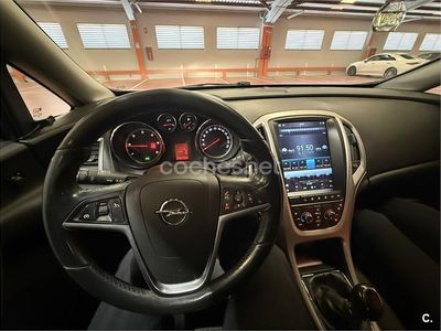 Usado Opel Astra Cosmo 110 CV (80 kW) 2011 Negro Berlina