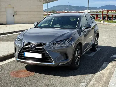 Usado Lexus NX300h Luxury Line 197 CV (144 kW) 2018 Gris / plata SUV