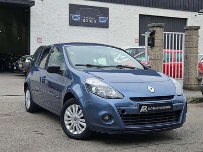 Begagnad Renault Clio II 75 HK (55 kW) 2010 Blå Halvkombi