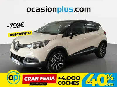 Usado Renault Captur Zen 110 CV (80 kW) 2016 Beige SUV