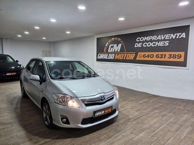 Toyota Auris Hybrid
