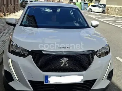 Usado Peugeot 2008 Active 100 CV (73 kW) 2021 Blanco SUV