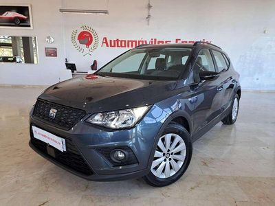 Usado Seat Arona Ecomotive 110 CV (80 kW) 2021 Gris SUV