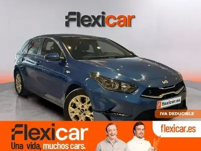 Usado Kia Ceed 136 CV (100 kW) 2023 Azul Utilitario