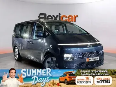 Usado Hyundai Staria 177 CV (130 kW) 2023 Azul Monovolumen